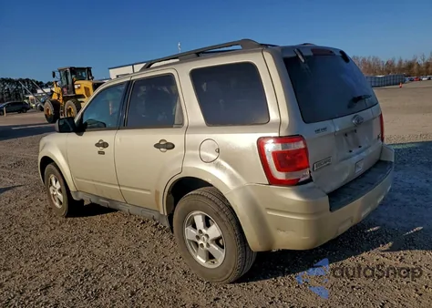 2012 Ford Escape Xlt z USA, uszkodzony, nr VIN 1FMCU9DG3CKB33899